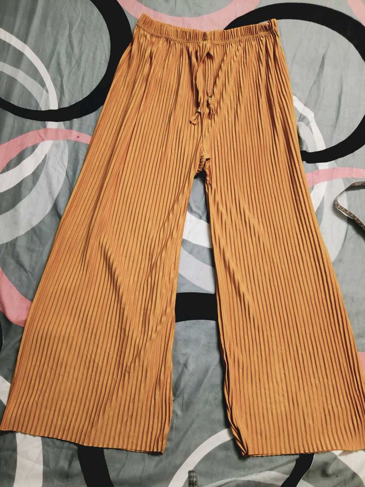 Pleated Wide-Leg Pants