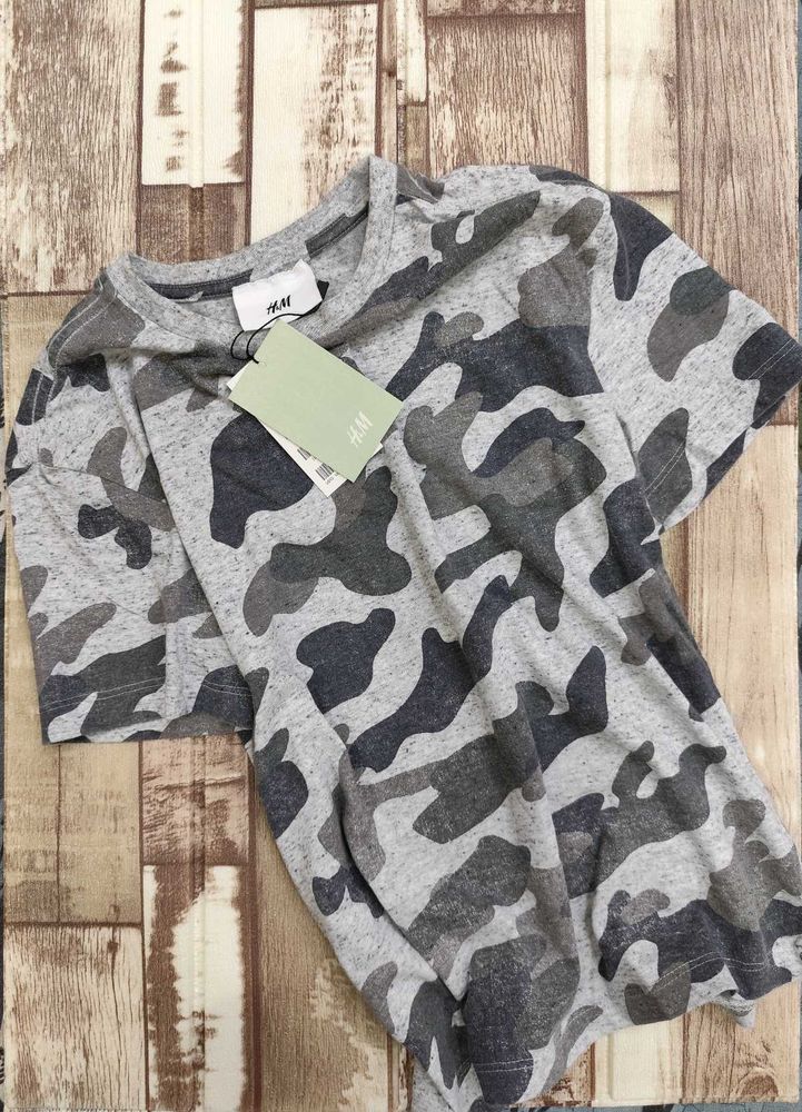 Women H&amp;M Camouflage T-Shirt - XS/S