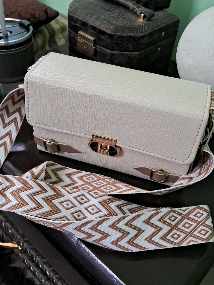 Stylish Textured Crossbody Bag