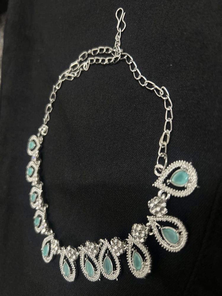 Elegant Teardrop Pendant Necklace