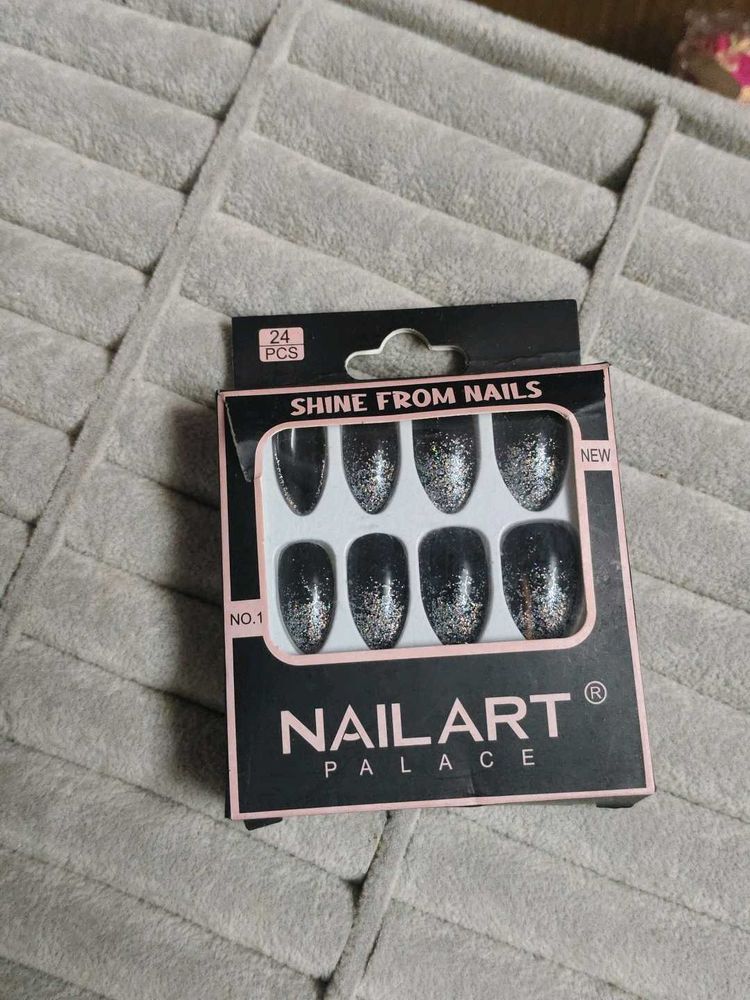 Press-On Nails for a Glam Look