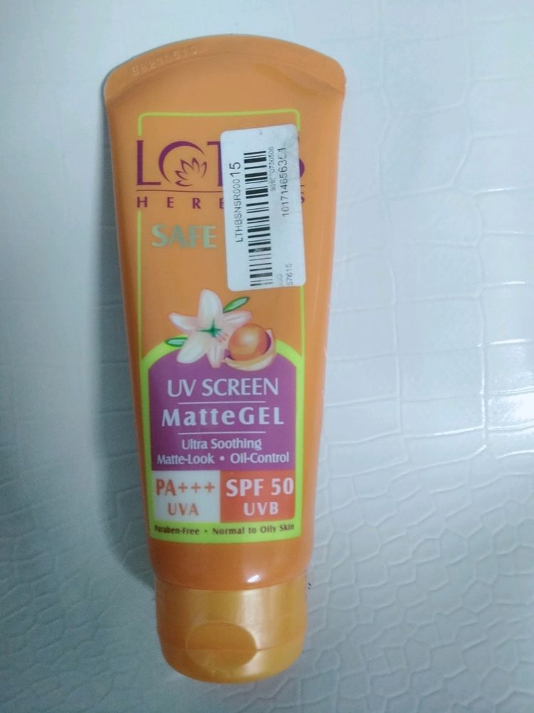 LOTUS HERBALS SUNSCREEN MATTE GEL
