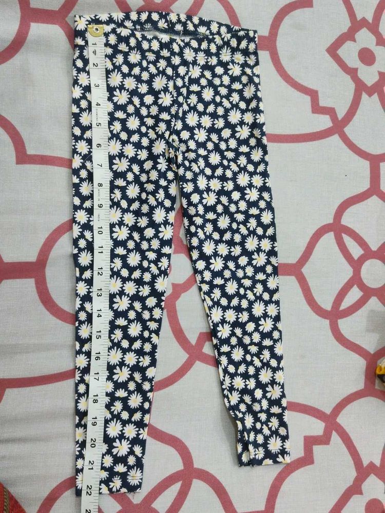 New Unused Cute Daisy Print Leggings