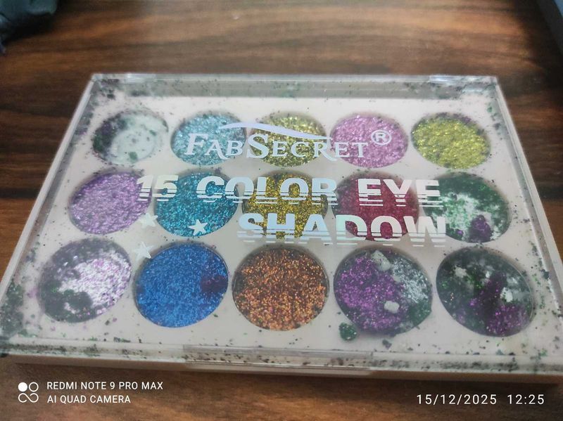 Fabsecret 15 Color Eyeshadow Palette