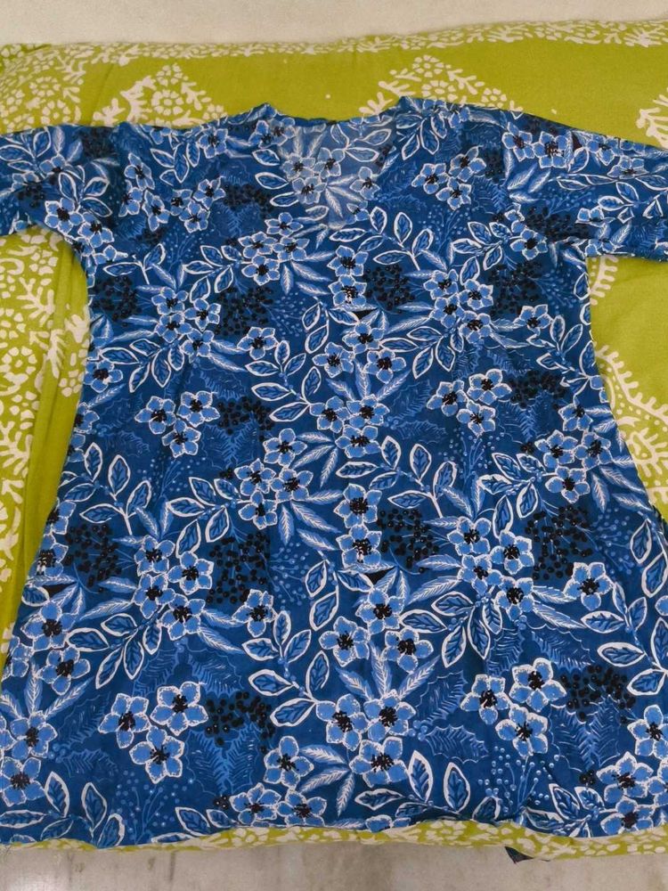 Blue Floral Print V-Neck Short Kurti