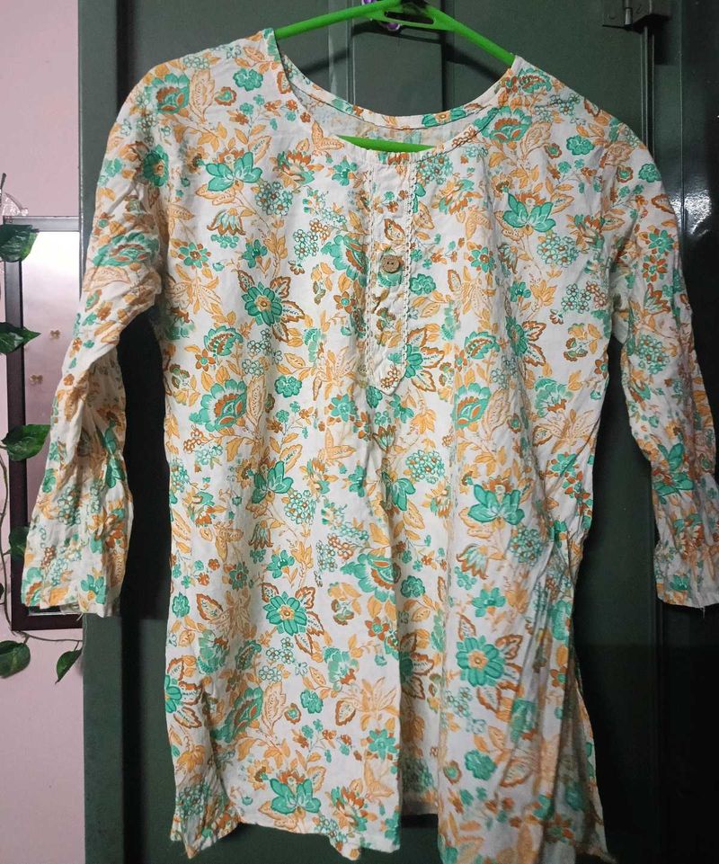 Pretty Floral Print  short Kurti