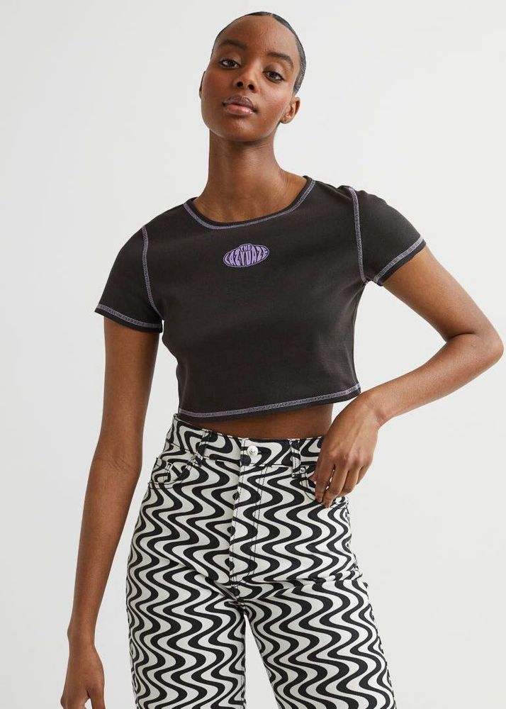H&amp;M charcoal cropped top👾