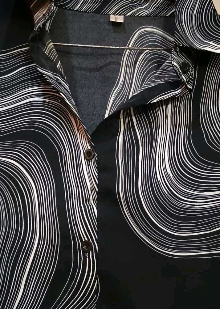 Black &amp; White Patterned Shirt + With Gift 🎁