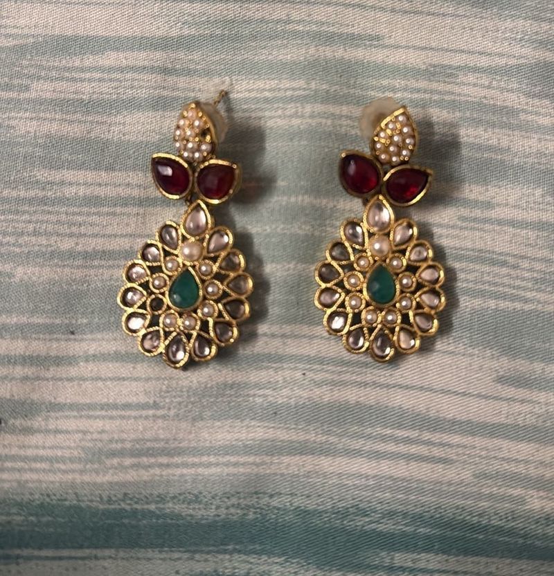 Elegant Vintage Style Earrings