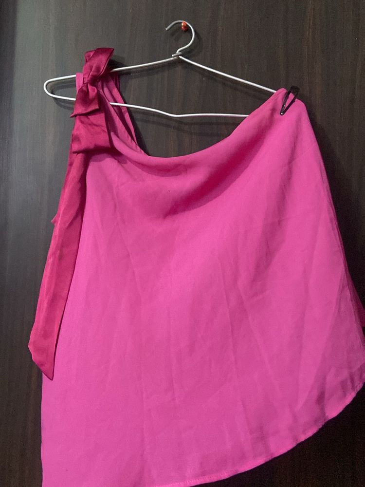 Kazo One Shoulder Top With Saturn Bow Detailing