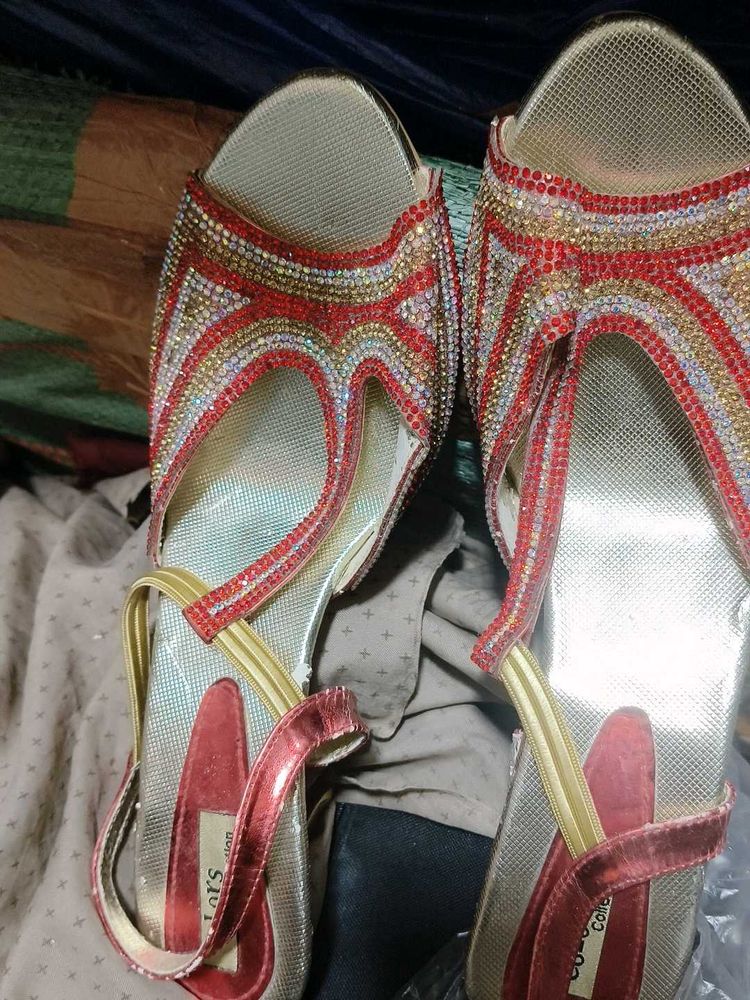 Embellished Red &amp; Gold Sandals heels 👠👠👠