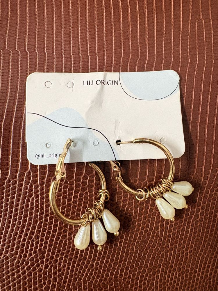 LILI ORIGIN Gold Pearl Hoop Earrings
