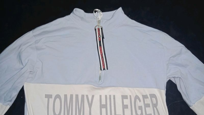 Medium Size Tshirt With Chain And Full Sleeves