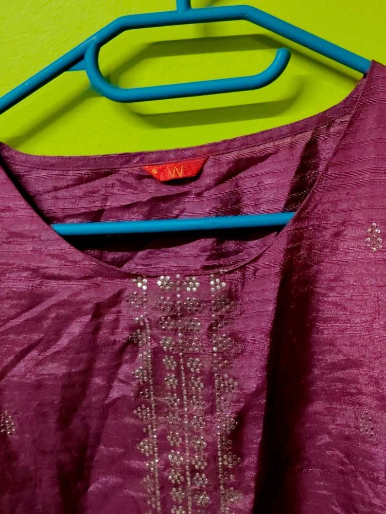 Women's Embroidered Kurta
