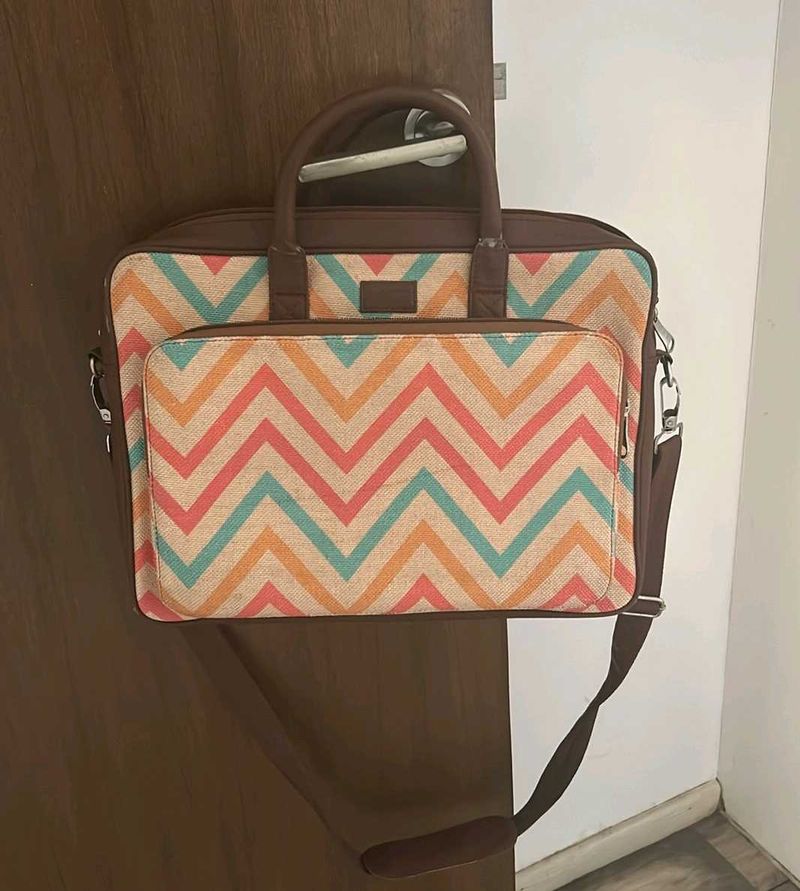 Chevron Pattern Laptop Bag