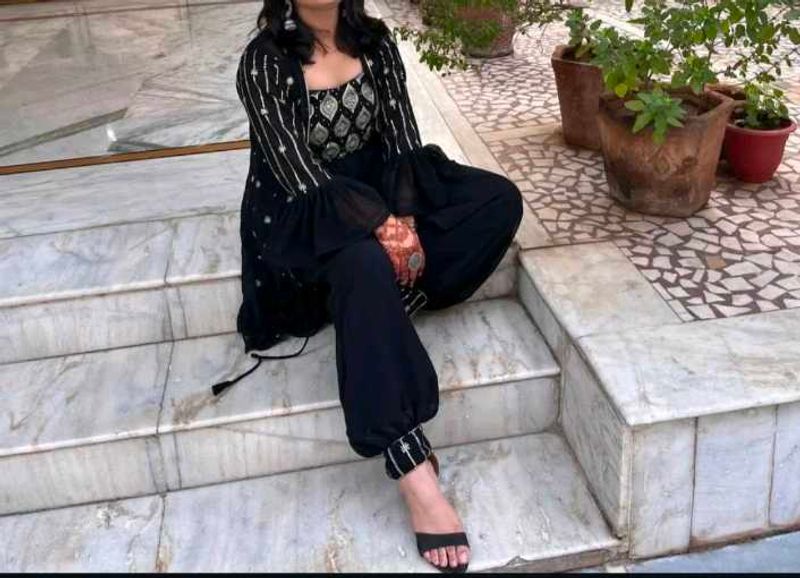 Black 3-piece ethnic outfit 🖤