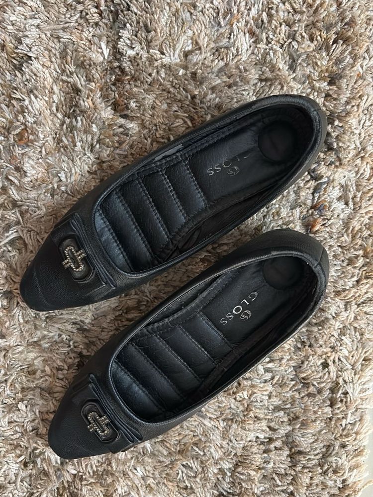 Elegant Black Ballerina Flats