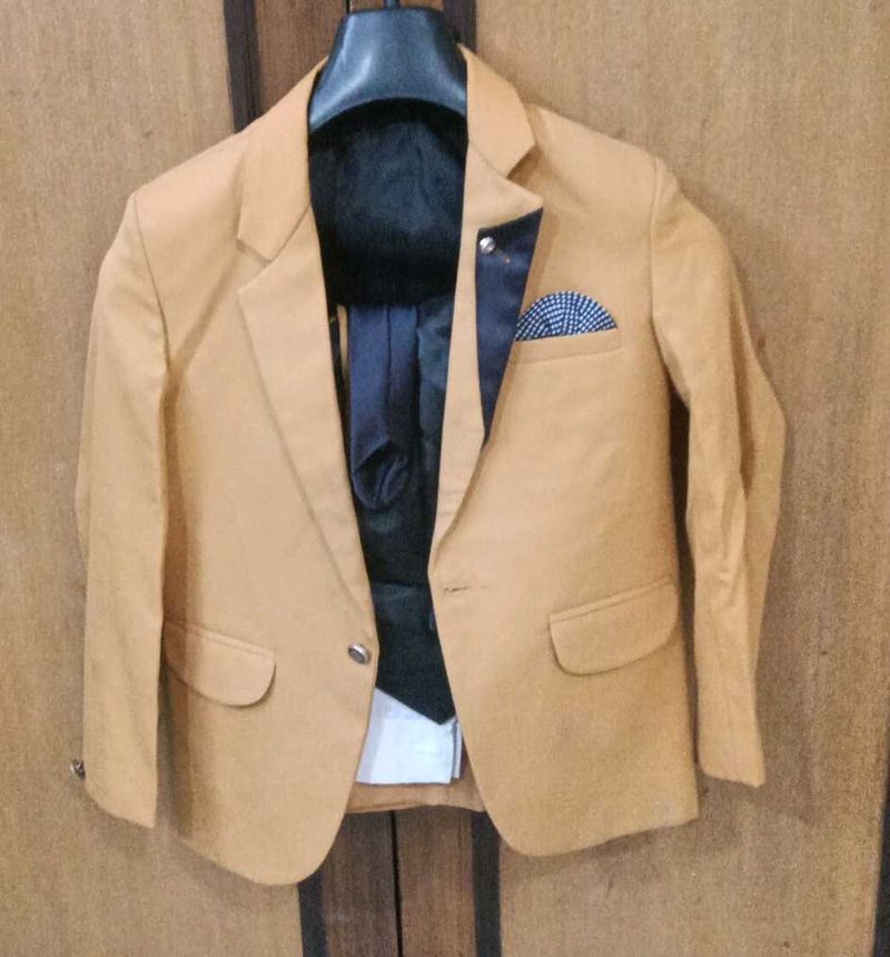 boys suit set with jacket and tie size 8 no