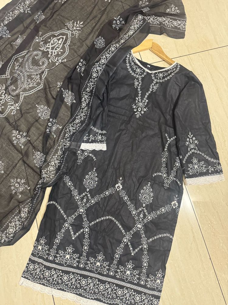 Elegant Black Kurta with Dupatta