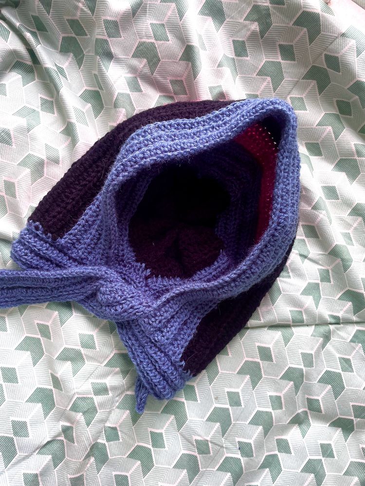 Crochet beanie/fashionable muffler