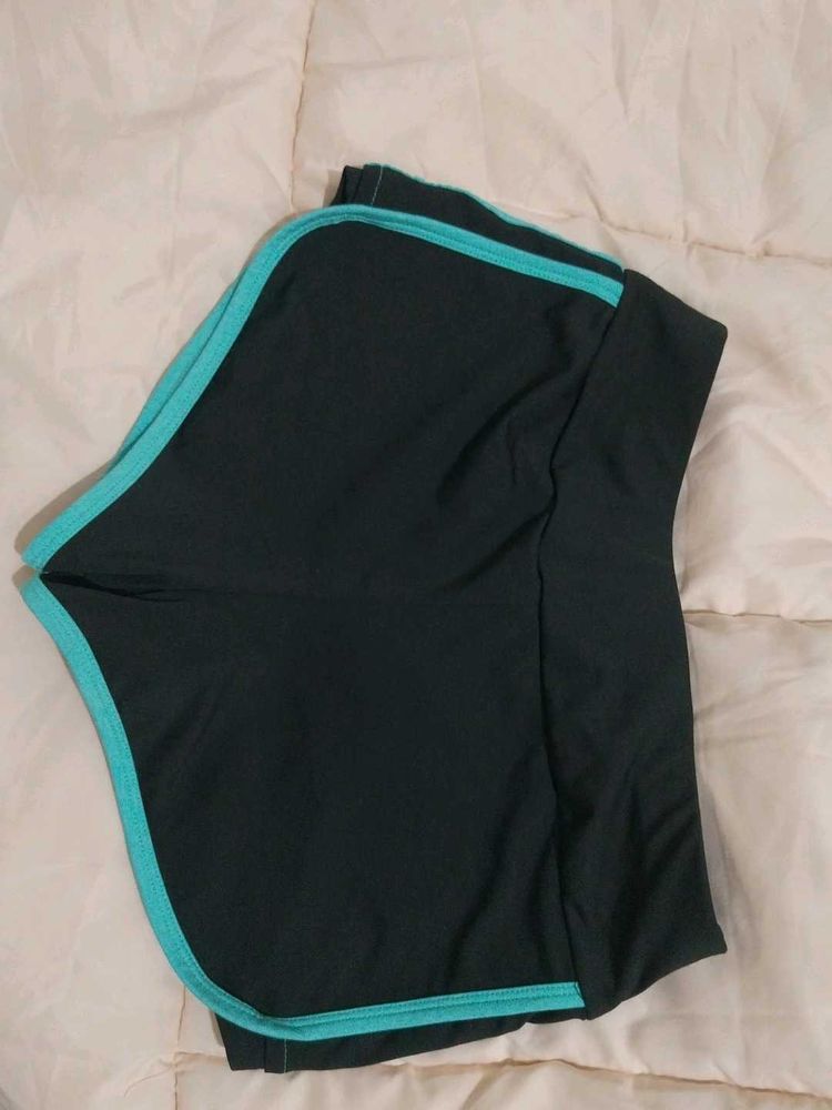 Hot pants