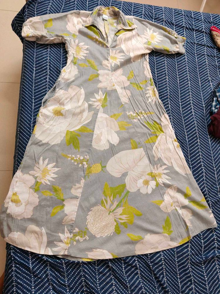 Floral Grey Wrap-Style Top/Dress 🌸