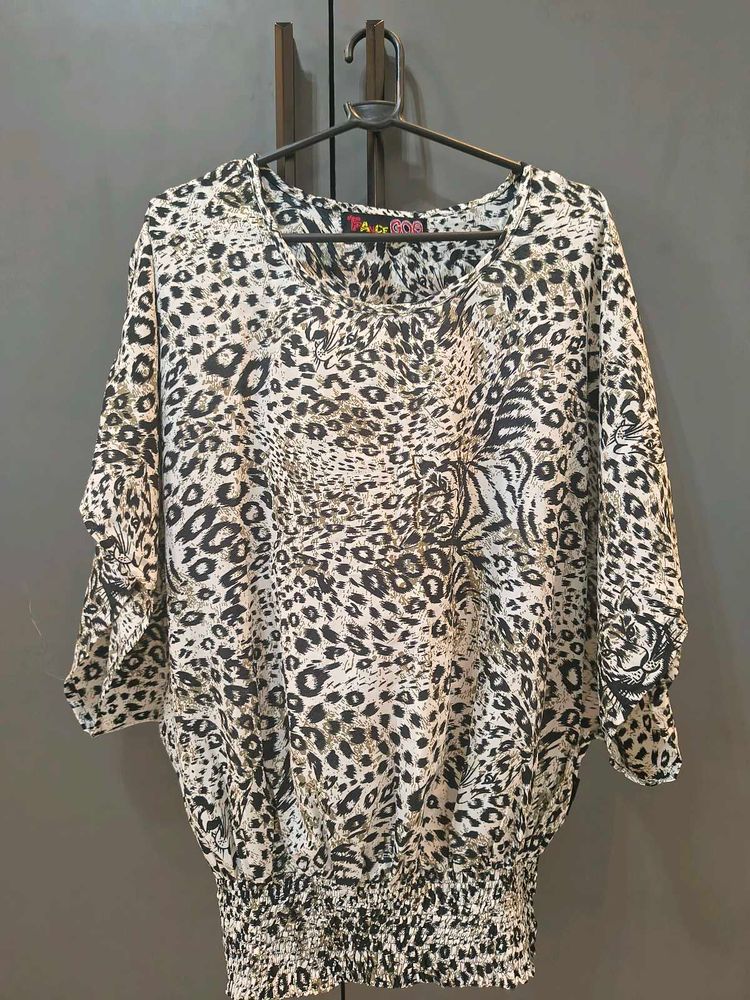 Chic Leopard Print Blouse