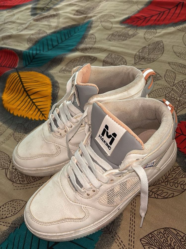sneakers for womens