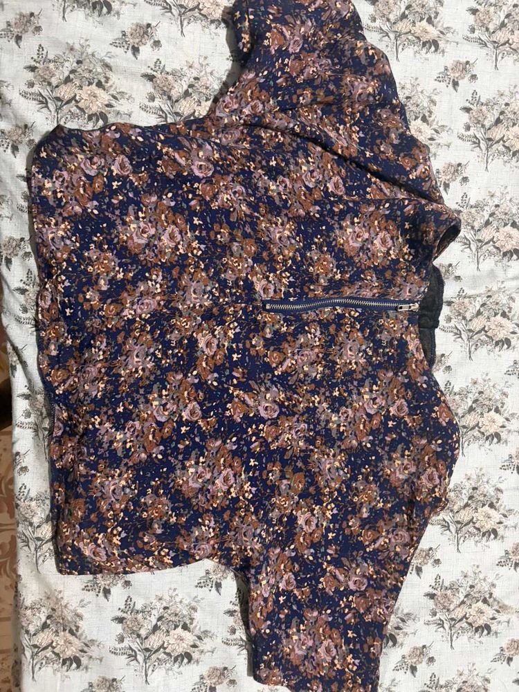 Floral Print Zip Front Top