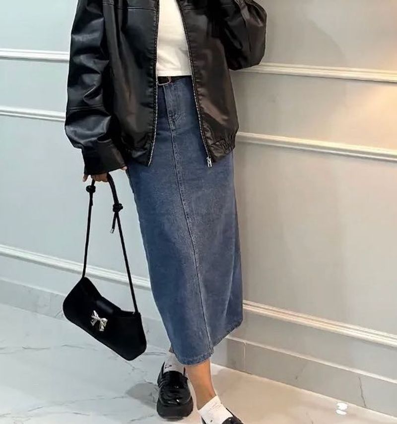 Long denim skirt with pockets