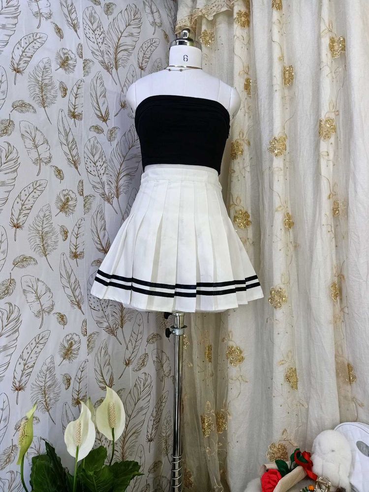 🌼Pleated Tennis Skirt with Black Stripes🌼
