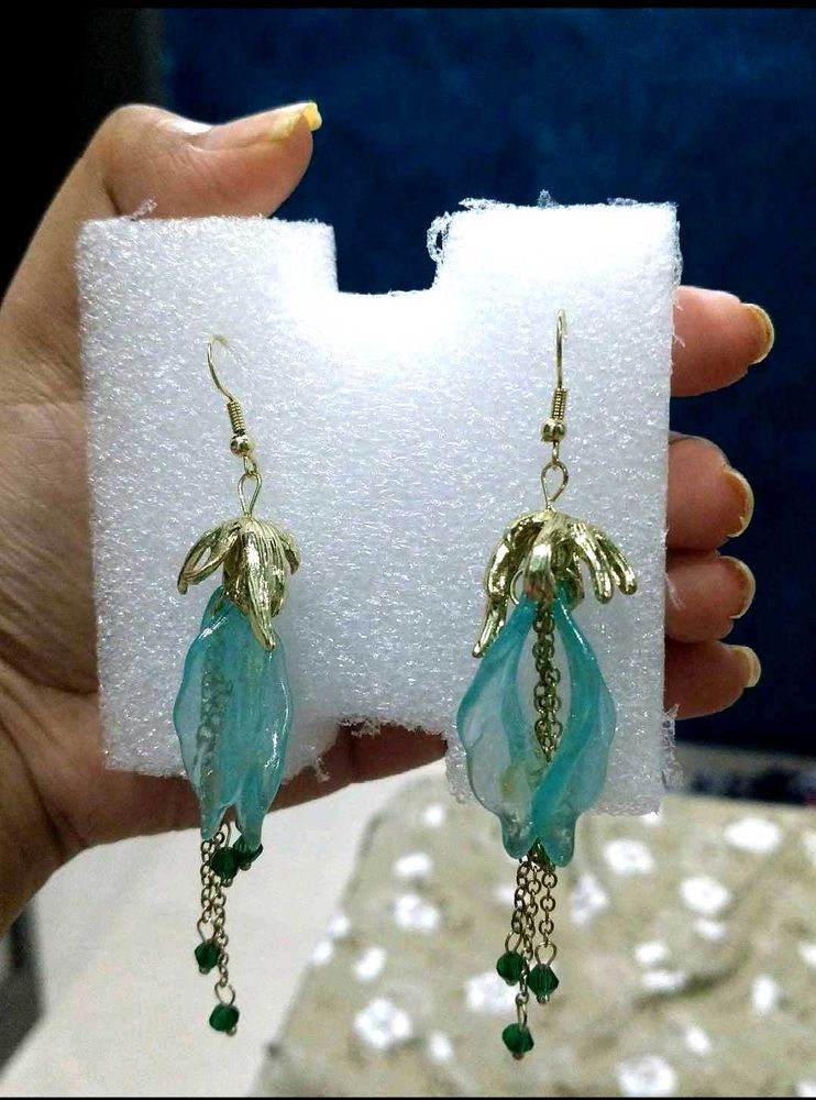 Beautiful Blue Flower Dangle Earrings