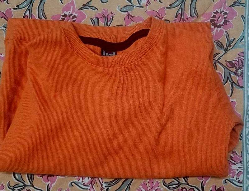 orange sweat shirt🤍