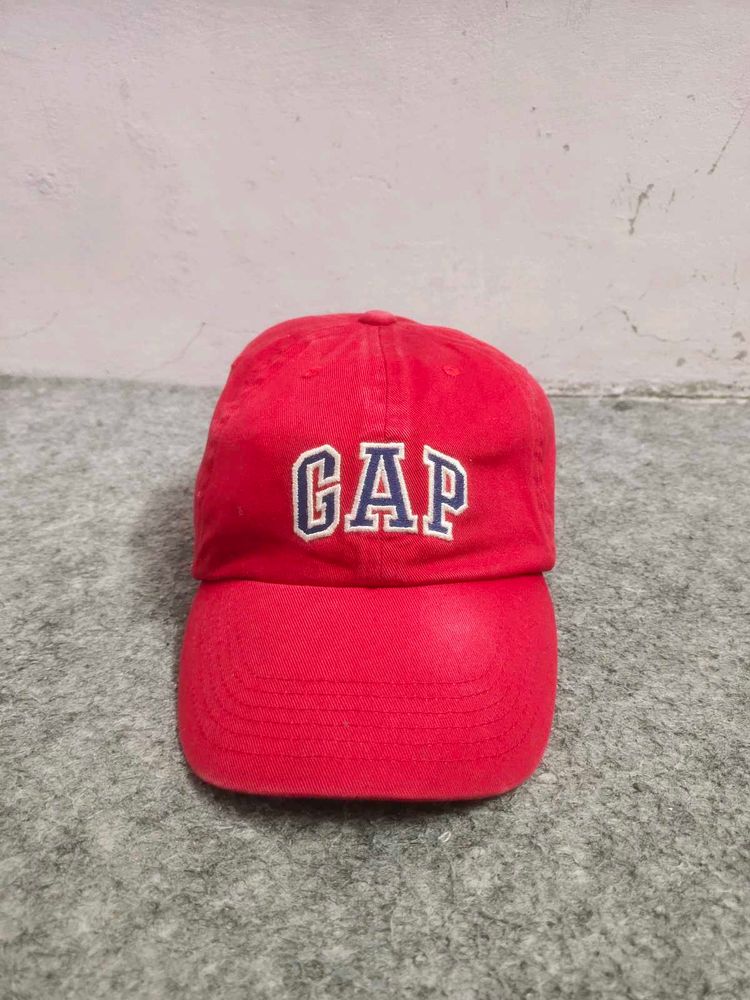 Red Gap Baseball Cap for teenagers
