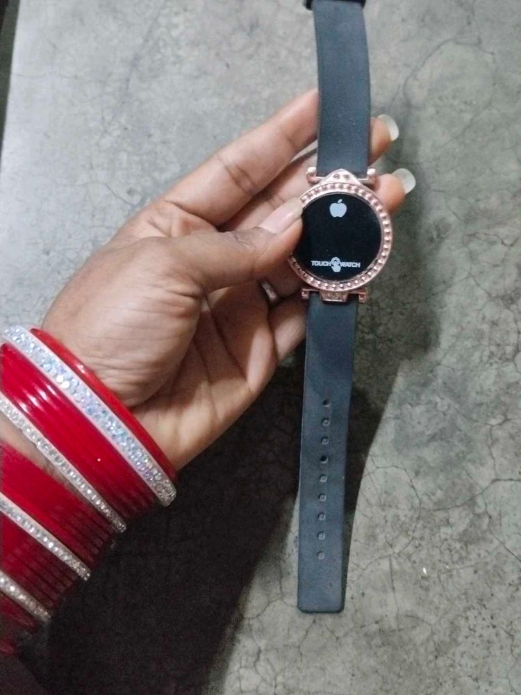 Stylish Touch Screen Smartwatch