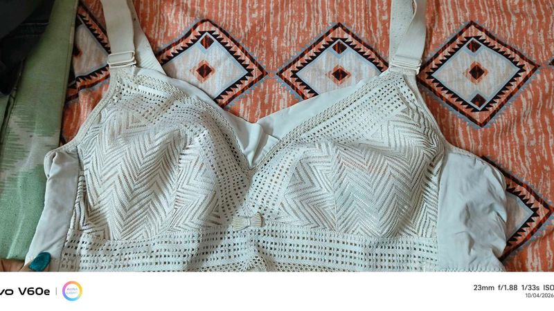Lace Detail Full Coverage Bra