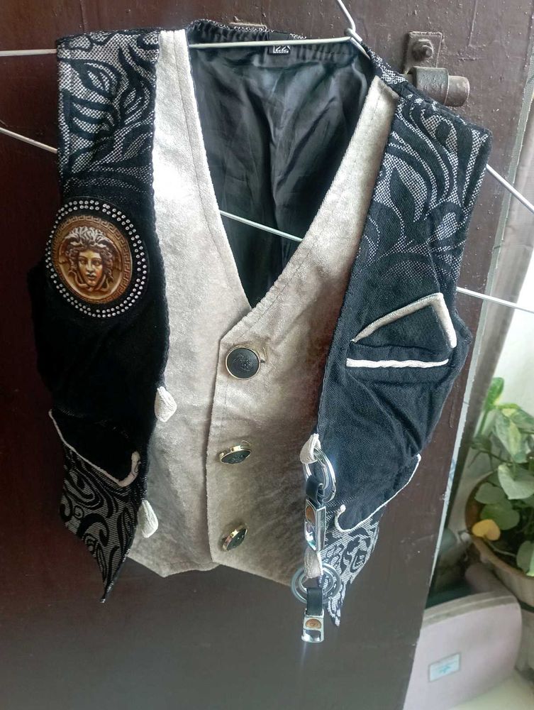 Black velvet jacket for kids
