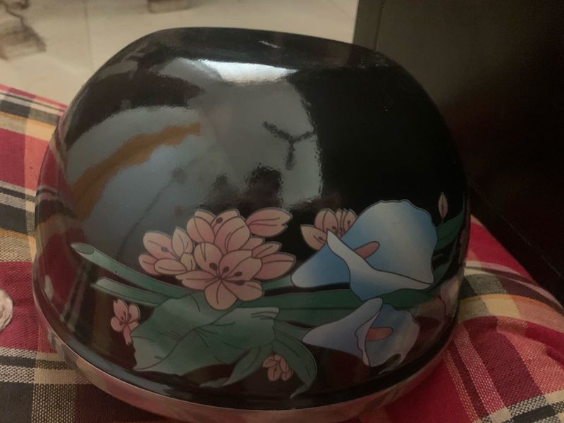 Decorative Black salad bowl