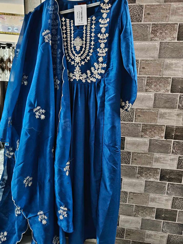 Elegant Blue Embroidered Kurta Set