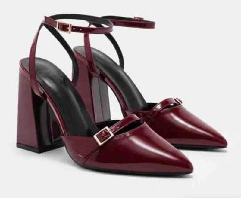 Chic Burgundy Block Heel Sandals