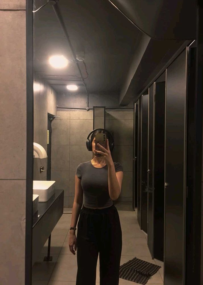 H&amp;M Ribbed Crew Neck T-Shirt