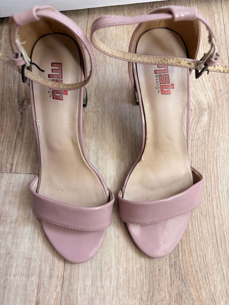 Chic Pink Block Heel Sandals