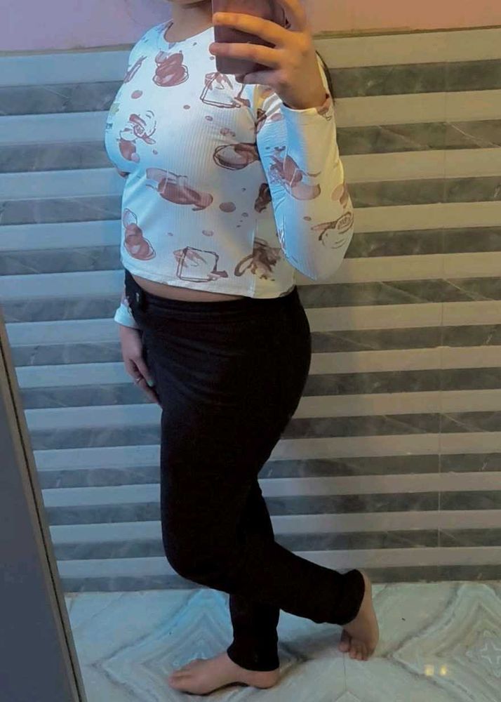 Cute Graphic Print Long Sleeve Top size 30/32 fitt