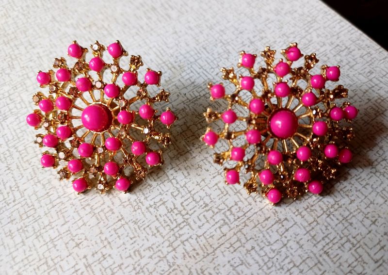 Beautiful Pink Round Earing with Gold Color Stone