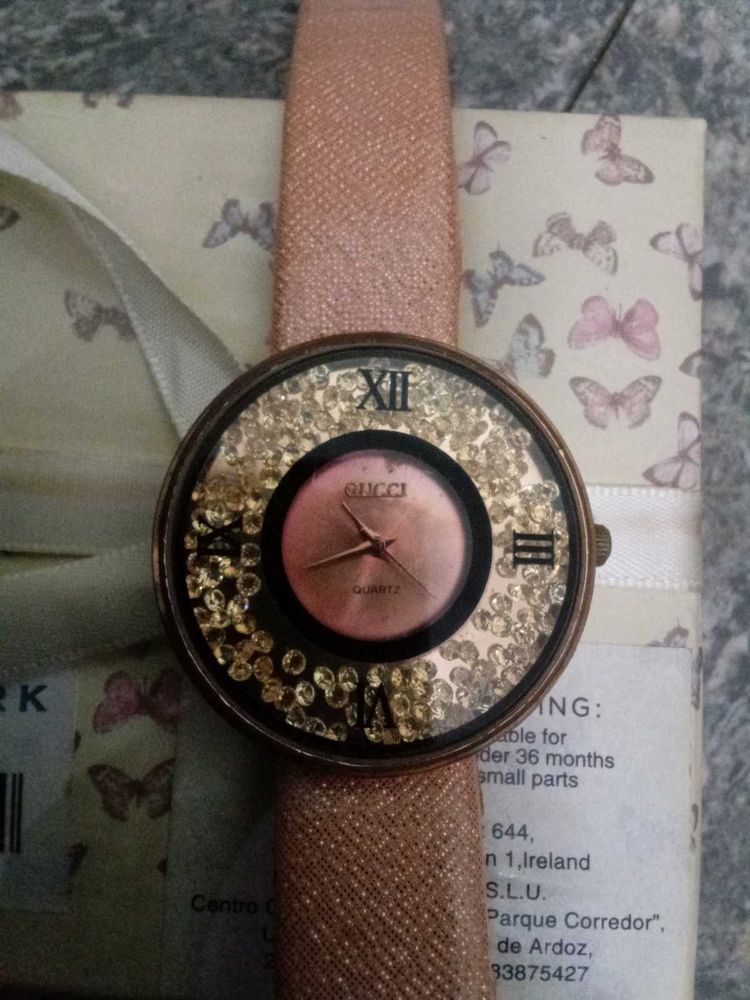 Chic Rose Gold Gucci Women's Watch
