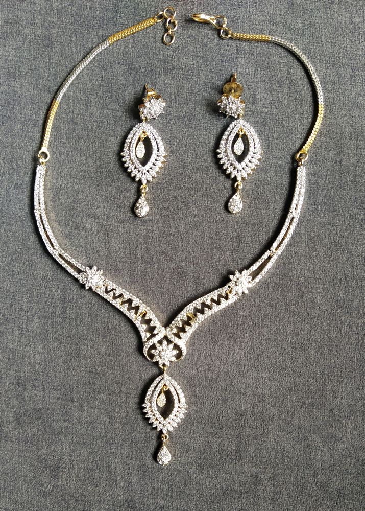 Dimond Necklace With Earrings