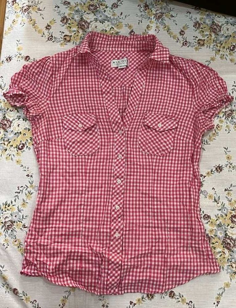 Cute Pink Gingham Button-Up Shirt