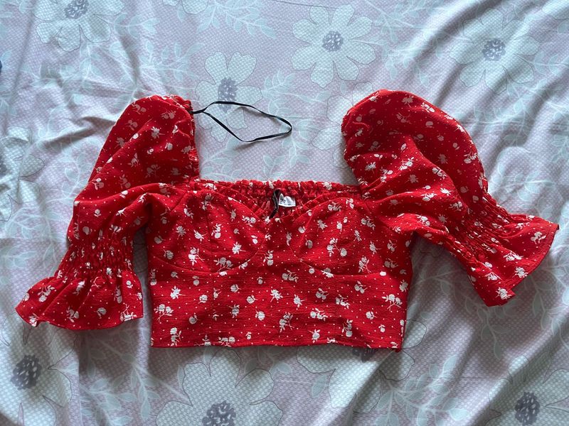 Red Floral Print Crop Top with Puff Sleeves
