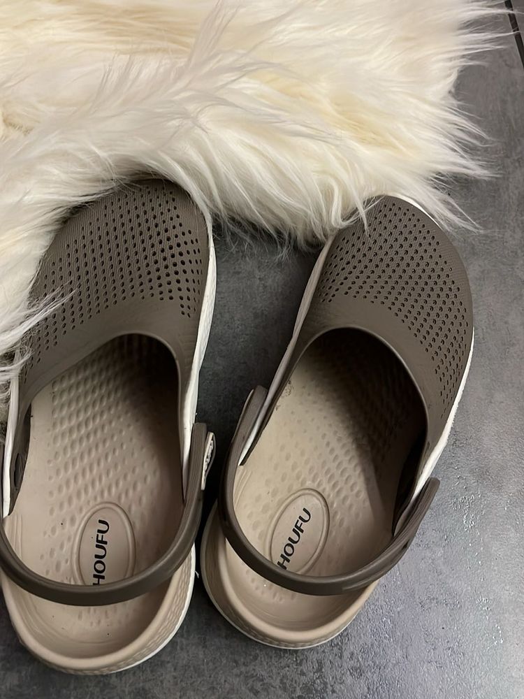 ☔️HOUFU Clogs/ Crocs🏖️