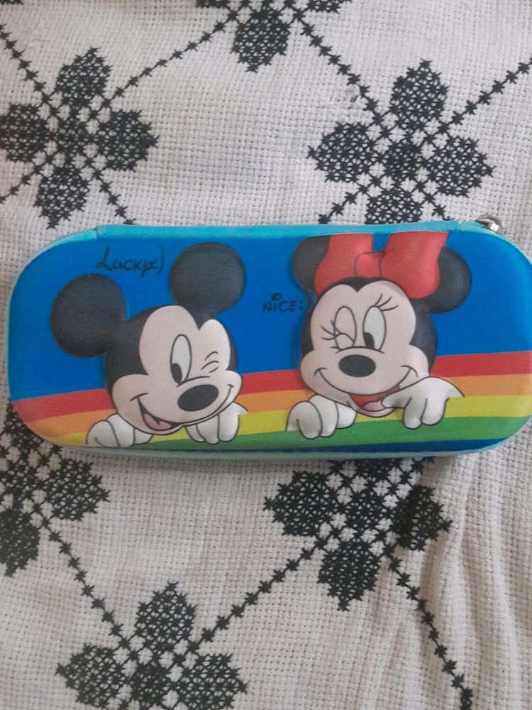 Kids boys / Girls pencil box